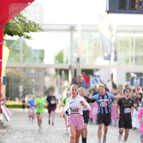 12.06.2026 - Holstenköstenlauf LAZAROV Photography http://msf.ph/oto/9738305 12.06.2026 20:03:28 Laufen 3252, 3477, 4110, 4111, 4112, 4691 meine-sportfotos.de