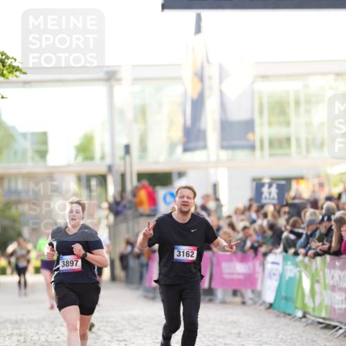 12.06.2026 - Holstenköstenlauf LAZAROV Photography http://msf.ph/oto/9738328 12.06.2026 20:03:08 Laufen 3162, 3803, 3809, 3897 meine-sportfotos.de