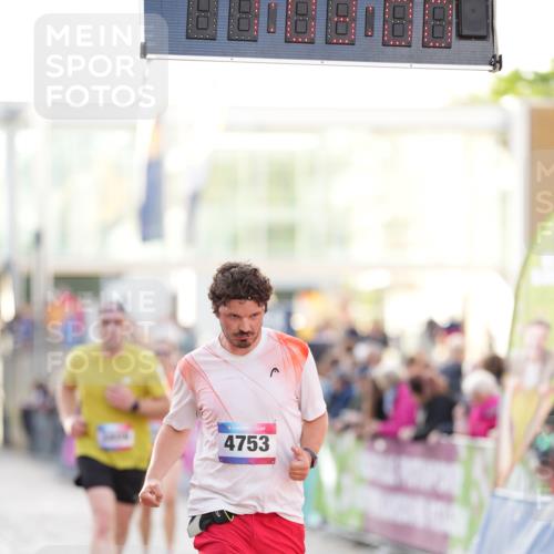 12.06.2026 - Holstenköstenlauf LAZAROV Photography http://msf.ph/oto/9738334 12.06.2026 20:03:00 Laufen 3803, 3809, 4636, 4753 meine-sportfotos.de