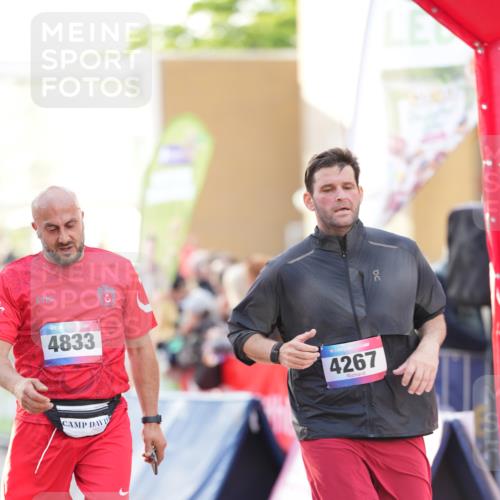 12.06.2026 - Holstenköstenlauf LAZAROV Photography http://msf.ph/oto/9738345 12.06.2026 20:02:49 Laufen 3118, 3125, 3905, 3933, 3940, 4143, 4267, 4350, 4526, 4833, 4884 meine-sportfotos.de
