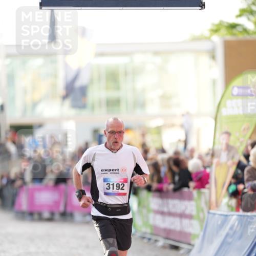 12.06.2026 - Holstenköstenlauf LAZAROV Photography http://msf.ph/oto/9738452 12.06.2026 20:01:11 Laufen 3192, 4245 meine-sportfotos.de