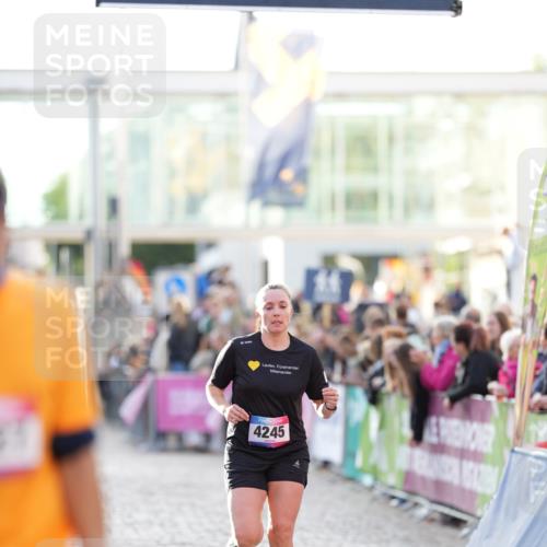 12.06.2026 - Holstenköstenlauf LAZAROV Photography http://msf.ph/oto/9738456 12.06.2026 20:01:05 Laufen 3284, 4245, 4727 meine-sportfotos.de