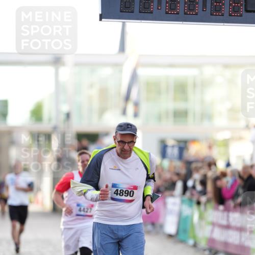 12.06.2026 - Holstenköstenlauf LAZAROV Photography http://msf.ph/oto/9738488 12.06.2026 20:00:37 Laufen 3825, 4427, 4890 meine-sportfotos.de