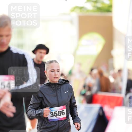 12.06.2026 - Holstenköstenlauf LAZAROV Photography http://msf.ph/oto/9738495 12.06.2026 20:00:30 Laufen 3154, 3566, 4246, 4365, 4366, 4805 meine-sportfotos.de