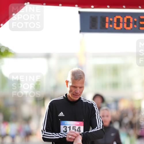 12.06.2026 - Holstenköstenlauf LAZAROV Photography http://msf.ph/oto/9738497 12.06.2026 20:00:29 Laufen 3087, 3154, 3566, 4246, 4365, 4366, 4805 meine-sportfotos.de