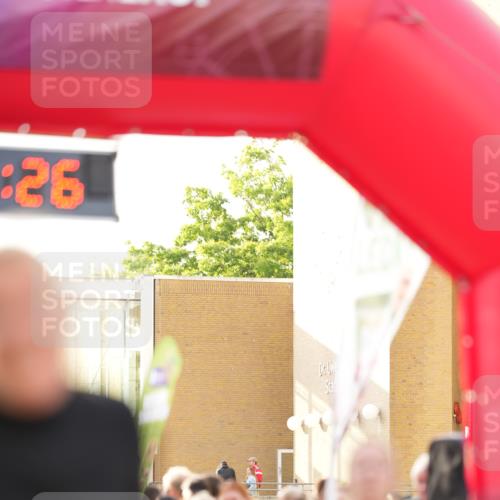 12.06.2026 - Holstenköstenlauf LAZAROV Photography http://msf.ph/oto/9738502 12.06.2026 20:00:25 Laufen 3087, 3154, 3566, 4246, 4365, 4366, 4933 meine-sportfotos.de