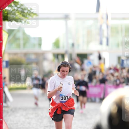 12.06.2026 - Holstenköstenlauf LAZAROV Photography http://msf.ph/oto/9738510 12.06.2026 20:00:18 Laufen 3055, 3654, 3879, 4933 meine-sportfotos.de