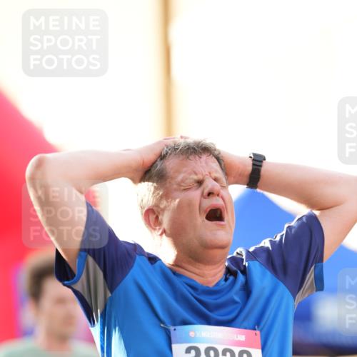 12.06.2026 - Holstenköstenlauf LAZAROV Photography http://msf.ph/oto/9738539 12.06.2026 19:59:47 Laufen 3822, 4537 meine-sportfotos.de