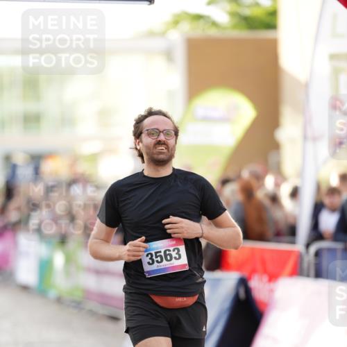 12.06.2026 - Holstenköstenlauf LAZAROV Photography http://msf.ph/oto/9738572 12.06.2026 19:59:21 Laufen 3563, 4838, 4846 meine-sportfotos.de