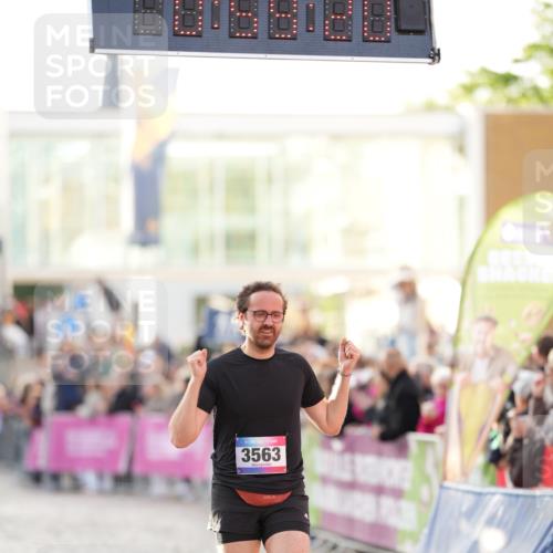 12.06.2026 - Holstenköstenlauf LAZAROV Photography http://msf.ph/oto/9738575 12.06.2026 19:59:20 Laufen 3563, 4838, 4846 meine-sportfotos.de