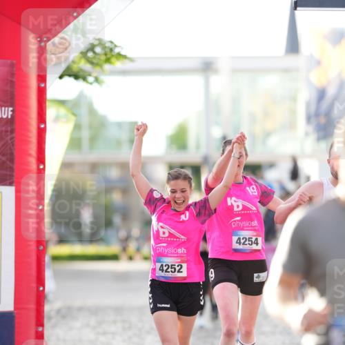 12.06.2026 - Holstenköstenlauf LAZAROV Photography http://msf.ph/oto/9738609 12.06.2026 19:58:45 Laufen 3165, 3509, 3512, 3768, 3793, 3972, 4252, 4254, 4379, 4445 meine-sportfotos.de