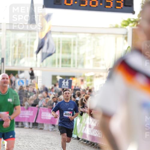 12.06.2026 - Holstenköstenlauf LAZAROV Photography http://msf.ph/oto/9738622 12.06.2026 19:58:32 Laufen 3057, 3136, 3205, 3244, 3422, 3791, 4126, 4659, 4705 meine-sportfotos.de
