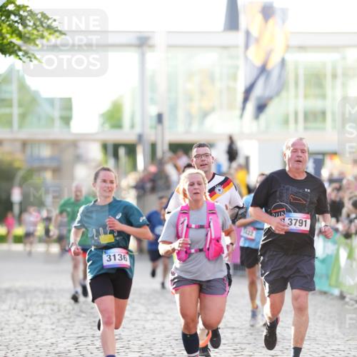 12.06.2026 - Holstenköstenlauf LAZAROV Photography http://msf.ph/oto/9738627 12.06.2026 19:58:27 Laufen 3057, 3136, 3205, 3422, 3791, 3887, 4130, 4577, 4705 meine-sportfotos.de