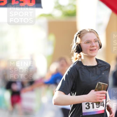12.06.2026 - Holstenköstenlauf LAZAROV Photography http://msf.ph/oto/9738699 12.06.2026 19:57:30 Laufen 3194, 3784, 3977, 3979, 3991, 4377, 4566 meine-sportfotos.de