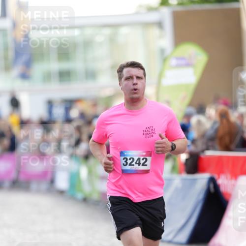 12.06.2026 - Holstenköstenlauf LAZAROV Photography http://msf.ph/oto/9738769 12.06.2026 19:56:23 Laufen 3242 meine-sportfotos.de