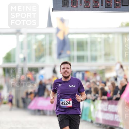 12.06.2026 - Holstenköstenlauf LAZAROV Photography http://msf.ph/oto/9738795 12.06.2026 19:55:49 Laufen 3227, 3305, 3543, 4224, 4383 meine-sportfotos.de