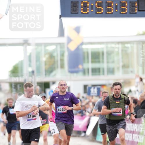 12.06.2026 - Holstenköstenlauf LAZAROV Photography http://msf.ph/oto/9738951 12.06.2026 19:53:31 Laufen 3186, 3206, 3434, 3455, 3557, 3593, 3615, 3759, 4184, 4225, 4425, 4625, 4754 meine-sportfotos.de