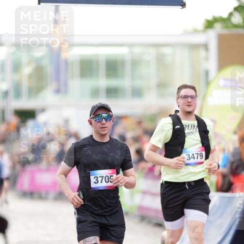 12.06.2026 - Holstenköstenlauf LAZAROV Photography http://msf.ph/oto/9739010 12.06.2026 19:52:44 Laufen 3479, 3552 meine-sportfotos.de