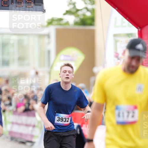 12.06.2026 - Holstenköstenlauf LAZAROV Photography http://msf.ph/oto/9739017 12.06.2026 19:52:34 Laufen 3552, 3698, 3932, 4172, 4378, 4469 meine-sportfotos.de