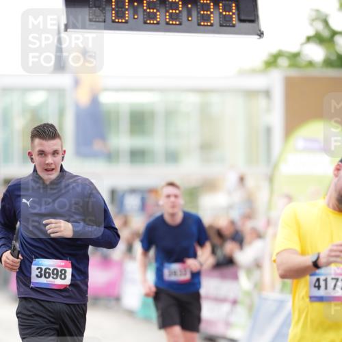 12.06.2026 - Holstenköstenlauf LAZAROV Photography http://msf.ph/oto/9739020 12.06.2026 19:52:33 Laufen 3698, 3932, 4172, 4378, 4469 meine-sportfotos.de