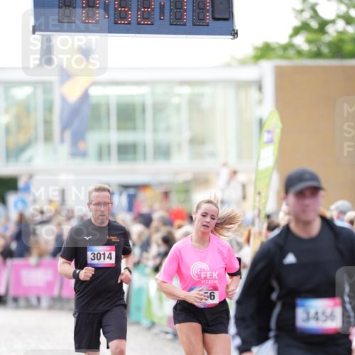 12.06.2026 - Holstenköstenlauf LAZAROV Photography http://msf.ph/oto/9739041 12.06.2026 19:52:16 Laufen 3014, 3456, 3550, 4356 meine-sportfotos.de