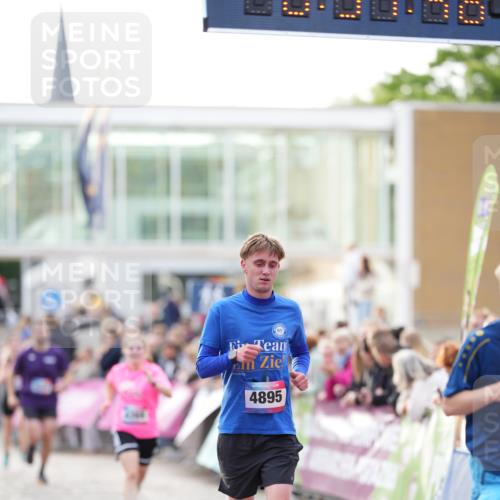 12.06.2026 - Holstenköstenlauf LAZAROV Photography http://msf.ph/oto/9739069 12.06.2026 19:51:45 Laufen 3082, 3236, 4368, 4440, 4610, 4752, 4895 meine-sportfotos.de