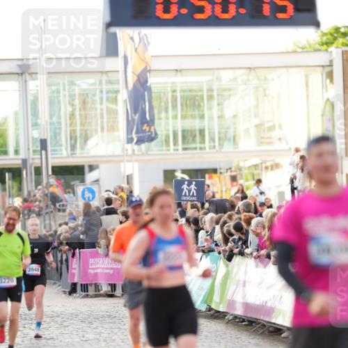 12.06.2026 - Holstenköstenlauf LAZAROV Photography http://msf.ph/oto/9739160 12.06.2026 19:50:14 Laufen 3107, 3223, 3839, 3949 meine-sportfotos.de