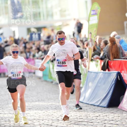 12.06.2026 - Holstenköstenlauf LAZAROV Photography http://msf.ph/oto/9739194 12.06.2026 19:49:40 Laufen 3274, 4085, 4181, 4185, 4442 meine-sportfotos.de