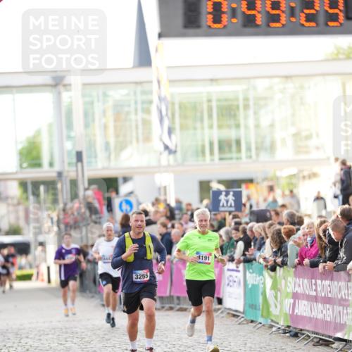 12.06.2026 - Holstenköstenlauf LAZAROV Photography http://msf.ph/oto/9739206 12.06.2026 19:49:28 Laufen 3101, 3255, 3610, 4191 meine-sportfotos.de
