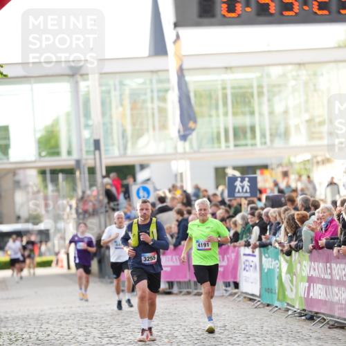 12.06.2026 - Holstenköstenlauf LAZAROV Photography http://msf.ph/oto/9739207 12.06.2026 19:49:28 Laufen 3101, 3255, 3610, 4191 meine-sportfotos.de