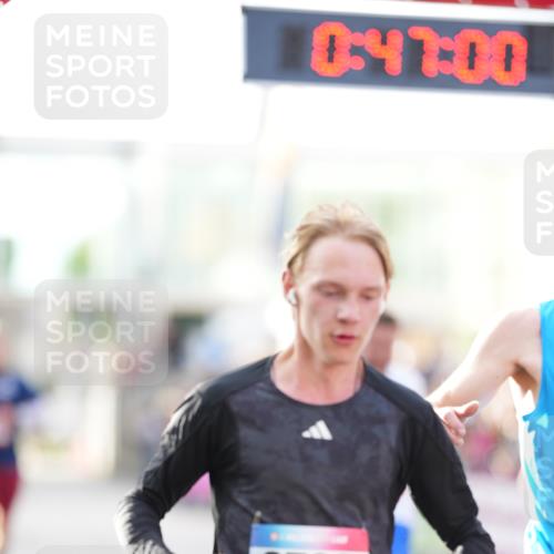12.06.2026 - Holstenköstenlauf LAZAROV Photography http://msf.ph/oto/9739365 12.06.2026 19:47:00 Laufen 3490, 3782, 3850, 4115, 4175, 4528, 4921 meine-sportfotos.de