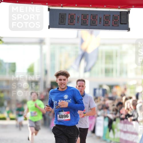 12.06.2026 - Holstenköstenlauf LAZAROV Photography http://msf.ph/oto/9739474 12.06.2026 19:44:51 Laufen 3881, 4193, 4294, 4896 meine-sportfotos.de