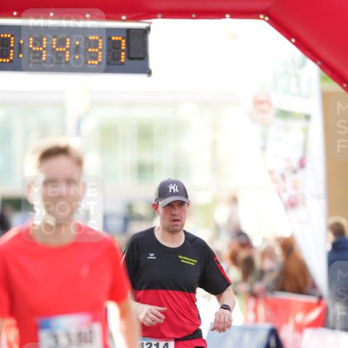 12.06.2026 - Holstenköstenlauf LAZAROV Photography http://msf.ph/oto/9739484 12.06.2026 19:44:37 Laufen 3380, 4314 meine-sportfotos.de