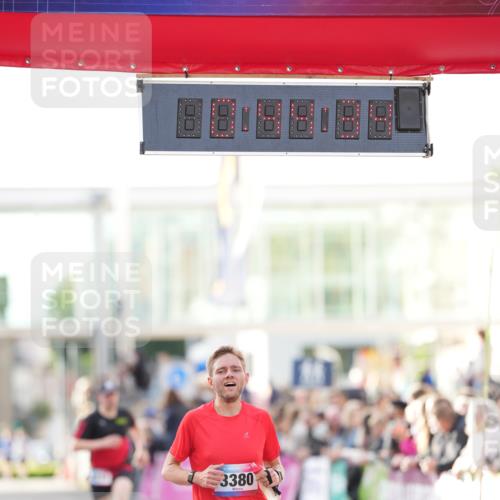 12.06.2026 - Holstenköstenlauf LAZAROV Photography http://msf.ph/oto/9739486 12.06.2026 19:44:33 Laufen 3380, 4314, 4513, 4573 meine-sportfotos.de
