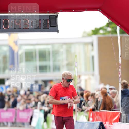 12.06.2026 - Holstenköstenlauf LAZAROV Photography http://msf.ph/oto/9739554 12.06.2026 19:43:10 Laufen 3634, 4195 meine-sportfotos.de