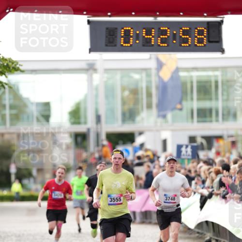 12.06.2026 - Holstenköstenlauf LAZAROV Photography http://msf.ph/oto/9739568 12.06.2026 19:42:57 Laufen 3046, 3420, 3555, 3748, 4570 meine-sportfotos.de