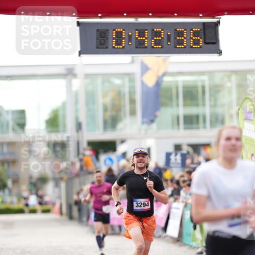 12.06.2026 - Holstenköstenlauf LAZAROV Photography http://msf.ph/oto/9739586 12.06.2026 19:42:35 Laufen 3210, 3294 meine-sportfotos.de