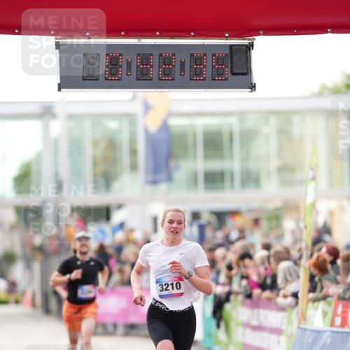 12.06.2026 - Holstenköstenlauf LAZAROV Photography http://msf.ph/oto/9739588 12.06.2026 19:42:34 Laufen 3210, 3294 meine-sportfotos.de