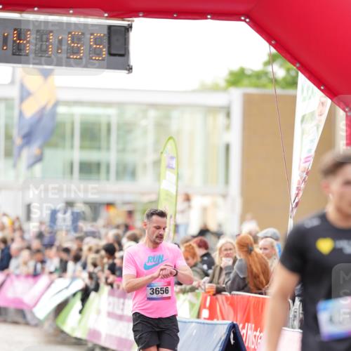 12.06.2026 - Holstenköstenlauf LAZAROV Photography http://msf.ph/oto/9739612 12.06.2026 19:41:55 Laufen 3656, 4251 meine-sportfotos.de