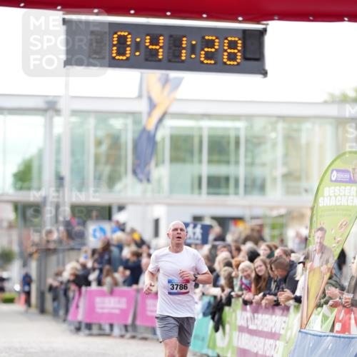 12.06.2026 - Holstenköstenlauf LAZAROV Photography http://msf.ph/oto/9739629 12.06.2026 19:41:27 Laufen 3786 meine-sportfotos.de