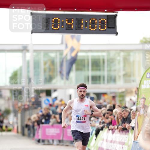 12.06.2026 - Holstenköstenlauf LAZAROV Photography http://msf.ph/oto/9739644 12.06.2026 19:40:59 Laufen 3211, 3761, 4421, 4432, 4441 meine-sportfotos.de