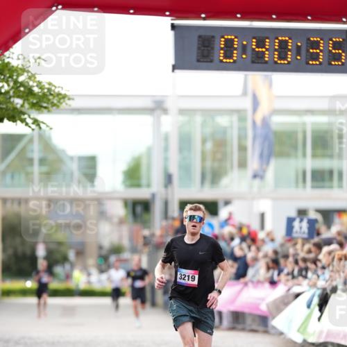 12.06.2026 - Holstenköstenlauf LAZAROV Photography http://msf.ph/oto/9739669 12.06.2026 19:40:34 Laufen 3219, 3510 meine-sportfotos.de