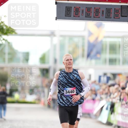 12.06.2026 - Holstenköstenlauf LAZAROV Photography http://msf.ph/oto/9739677 12.06.2026 19:40:12 Laufen 3271, 3440 meine-sportfotos.de