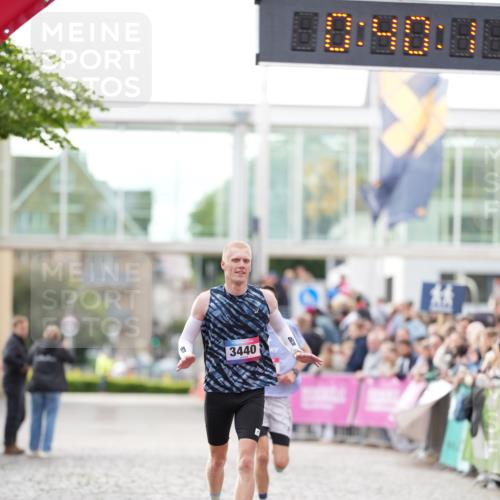 12.06.2026 - Holstenköstenlauf LAZAROV Photography http://msf.ph/oto/9739679 12.06.2026 19:40:11 Laufen 3271, 3440 meine-sportfotos.de