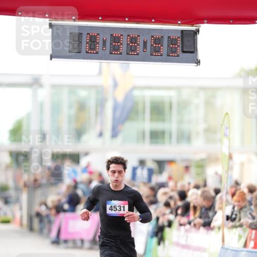 12.06.2026 - Holstenköstenlauf LAZAROV Photography http://msf.ph/oto/9739690 12.06.2026 19:39:52 Laufen 3700, 4531, 4640 meine-sportfotos.de