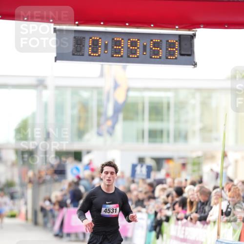 12.06.2026 - Holstenköstenlauf LAZAROV Photography http://msf.ph/oto/9739691 12.06.2026 19:39:52 Laufen 3700, 4531, 4640 meine-sportfotos.de