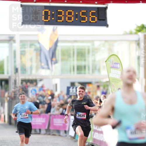12.06.2026 - Holstenköstenlauf LAZAROV Photography http://msf.ph/oto/9739715 12.06.2026 19:38:55 Laufen 3354, 3625, 4678 meine-sportfotos.de