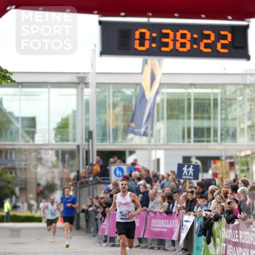 12.06.2026 - Holstenköstenlauf LAZAROV Photography http://msf.ph/oto/9739736 12.06.2026 19:38:21 Laufen 4422 meine-sportfotos.de