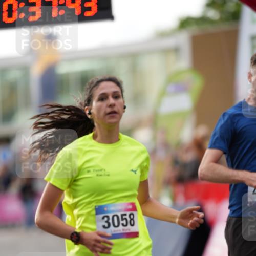 12.06.2026 - Holstenköstenlauf LAZAROV Photography http://msf.ph/oto/9739737 12.06.2026 19:37:42 Laufen 3058, 4639, 4816, 4819 meine-sportfotos.de