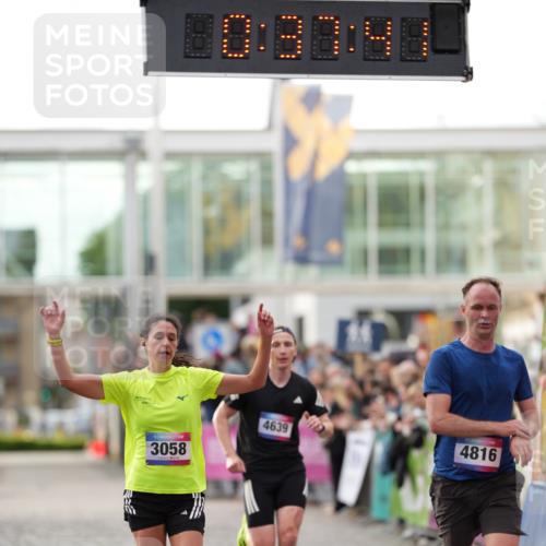 12.06.2026 - Holstenköstenlauf LAZAROV Photography http://msf.ph/oto/9739740 12.06.2026 19:37:41 Laufen 3058, 4639, 4816, 4819 meine-sportfotos.de